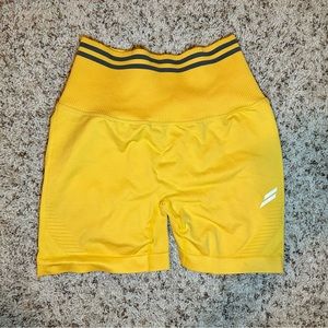 Doyoueven High Waisted shorts